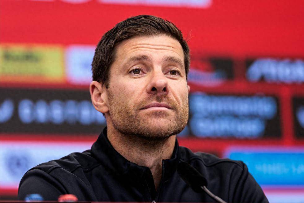 皇马换帅倒计时，阿隆索拒绝拜仁利物浦，只为接伯纳乌的电话